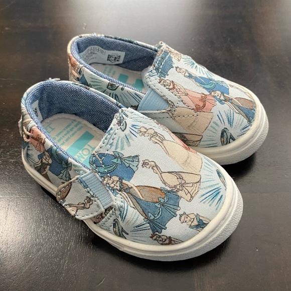 TOMS & DISNEY Luca Blue Cinderella Printed Canvas - Picture 2 of 9